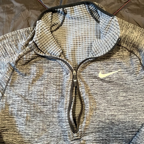 Nike ThermaFit Dri-Fit Long Sleeve Running Top - Picture 3 of 10